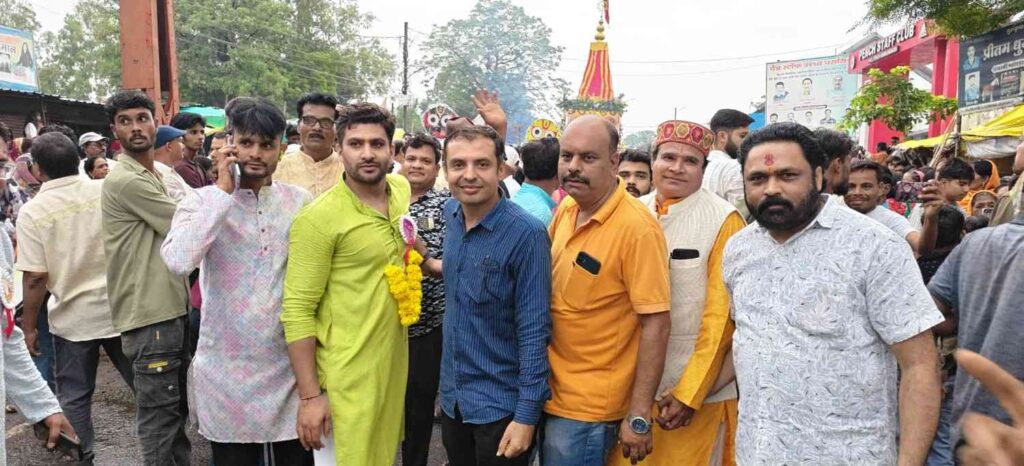 Parasia-Jagannath-Rath-Yatra-crowd