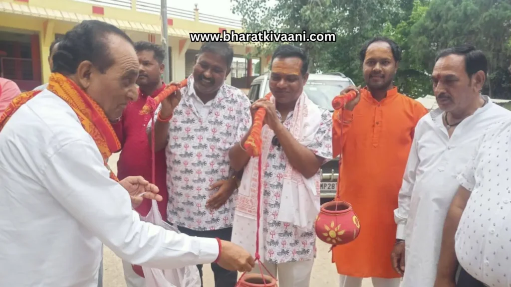 परासिया में आयोजित विशाल कांवड़ यात्रा 2026 का आमंत्रण पत्र